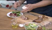 Americké barbecue: Trhané kachní stehno podle Snídaně s Novou