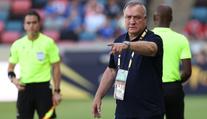 Jako ve videohře. Kouč vedl zápas přes telefon, maličkou zemi dostal na MS