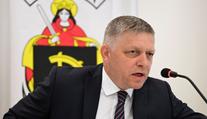 Atentátník na Fica skončil v nemocnici. Je pod nepřetržitým dohledem
