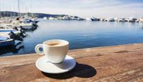 Nový trend v přípravě kávy. Češi si ji chtějí dělat hlavně doma