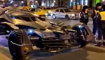 Vyjel si v batmobilu vlastní výroby. Moskevská policie neměla pochopení