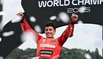 Márquez se vrací na trůn. Je mistrem světa, vyrovnal legendárního Rossiho