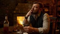 Za zahraniční cigarety musí lidé doplácet v Česku. Záleží na tom, jestli je vykouří