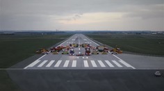 VIDEO: Letiště Praha slaví Vánoce. Cestující čekalo překvapení
