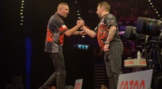Šipky na Nova Sport: Clayton, nebo Aspinall? PL čeká na posledního finalistu