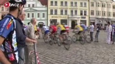 Cyklistický adrenalin na pelhřimovském náměstí. VIDEO
