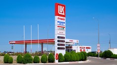 První velká ruská firma se postavila Putinovi. Lukoil chce konec války