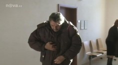 Šmírák z Jihlavy kamerou za zrcadlem sledoval více žen. Policie má záznam