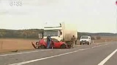 Hromadnou nehodu všichni zázračně přežili