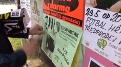 Starosti s plakáty v Polici nad Metují