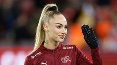 Nejvíc sexy fotbalistku opět vykradli. Ta si z toho dělá legraci