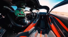 Neskutečná smůla: Nejrychlejší auto světa mělo poněkud trapnou havárii