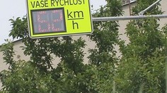 Ať strážníci dál měří rychlost, přejí si poslanci