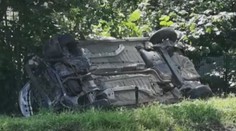 Na Plzeňsku smetl vlak osobák, u Přerova boural náklaďák a dodávka