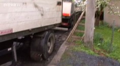 Nákladní auto blokovalo cestu. Kvůli chybné navigaci