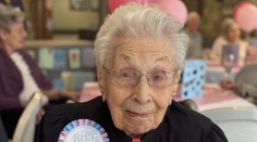 Žena oslavila 112. narozeniny.  Z jejího receptu na dlouhověkost se tají dech