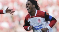 UKAŽ ZUBY! Ronaldinho má nový chrup! Smál se, i když nechtěl