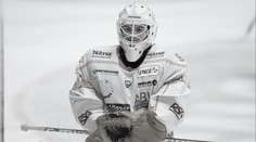 Po boji se zákeřnou nemocí zemřel mladý gólman, na léčbu přispěly i hvězdy NHL