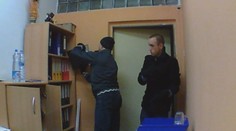 Zloději rozsvítili a... sklapla FOTOPAST! Pomozte je najít