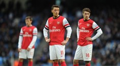 Özil se fanouškům omluvil: Vím, že vás to stálo hodně peněz