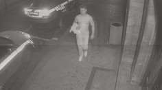 Opilý muž v Praze ničil jedno auto za druhým. Většina z nich patřila policistům