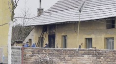 Požár zachvátil dům na Nymbursku. Hasiči tam objevili mrtvého muže