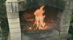 Plameny z grilu vážně popálily dvě děti. Otec nalil do ohně neznámou hořlavinu