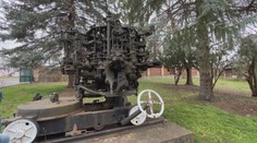 Ústecké muzeum získalo unikátní stroj. Za svůj život vyrobil přes miliardu lahví