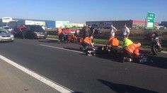 Vážná nehoda motorek u Prahy. Dálnice D10 byla uzavřena