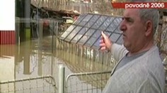 Tankista má obojživelný dům, bál se povodní