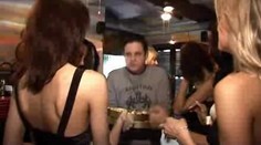 Inteligentní Česká Miss zazpívá live - video