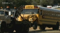 Popravil řidiče autobusu a zajal chlapce. Už pět dní ho drží v bunkru