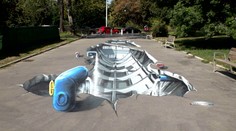 VIDEO: Přešli byste přes to? Kontroverzní 3D graffiti v Praze budí rozruch