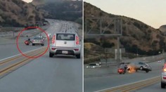 VIDEO: Motorkář kopl do auta a rozjel tak řetězovou nehodu