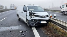 Hromadná nehoda šesti aut uzavřela dálnici D35