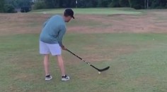 Borec na konec: Hokejový fanda zvládá hrát golf hokejkou