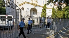 Slováci vs. Maďaři: zápalné láhve na ambasádě a vytočený Slota