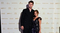 České tenistky přijel podpořit hokejový mistr světa. Snoubence poradil dokonalý outfit