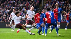 Studená sprcha, pak velký obrat. City setlo Crystal Palace, Arsenal je zase první
