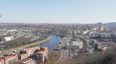 Slunečnou oblohu naruší jen přechodně déšť, mráz po ránu vydrží