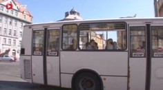 CVIČENÍ: Vlak srazil autobus a dva lidé zemřeli