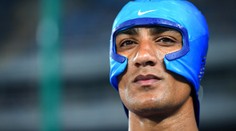 Proč se hvězda olympiády převléká během závodu za superhrdinu?