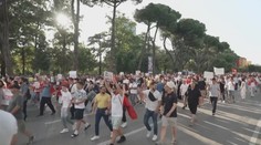 V Albánii pokračují rozsáhlé protesty. Lidem vadí luxusní resort v národním parku