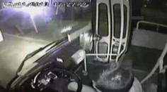 VIDEO: Nejhorší řidič autobusu! Podívejte se, jak terorizoval cestující