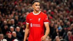 Hvězdu Liverpoolu sledovala bláznivá fanynka, posílala mu oplzlé zprávy