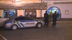 Muže policie obvinila z vraždy, manželka v nemocnici zemřela!