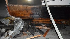 Nedopalek v koši podpálil střechu rodinného domu na Vsetínsku
