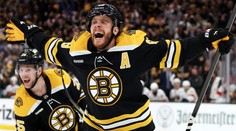 Pasta je zpátky, útočník Bostonu dvakrát skóroval. Bruins ale prohráli s Flyers
