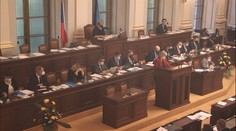 Poslanci jednali o odkladu části nového stavebního zákona. Řešili i uprchlíci