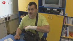 Strážníka pokousal mladý muž. Možná přijde o prst